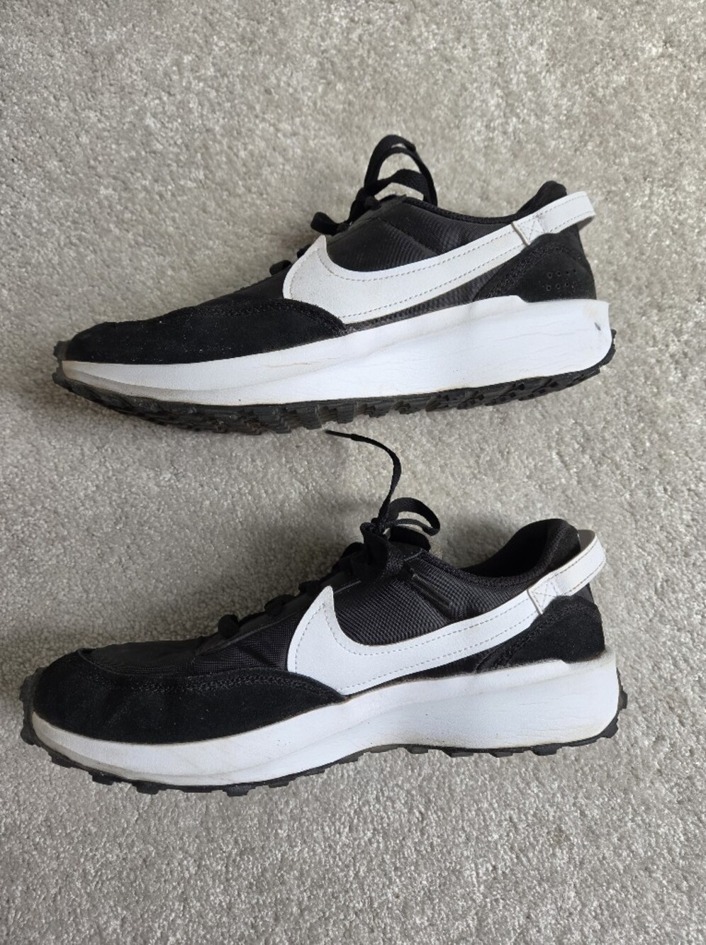 Nike Waffle Debut Women's Black White Sneakers Size 9.5 - Picture 3 of 9